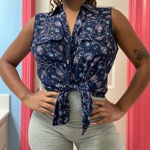 Navy Blue Floral Blouse 💐🎽